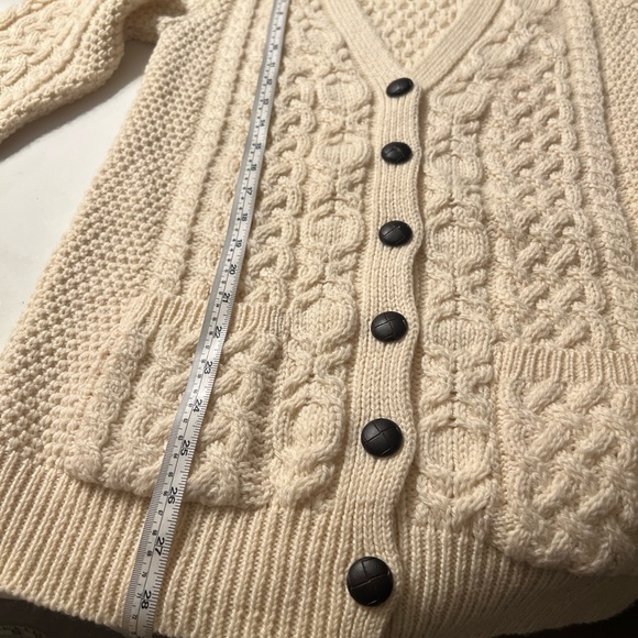 Iris Crafts 100 Merino Wool V-Neck  BeigeSweater Button Cable Knit w/Pockets S J - Picture 10 of 11